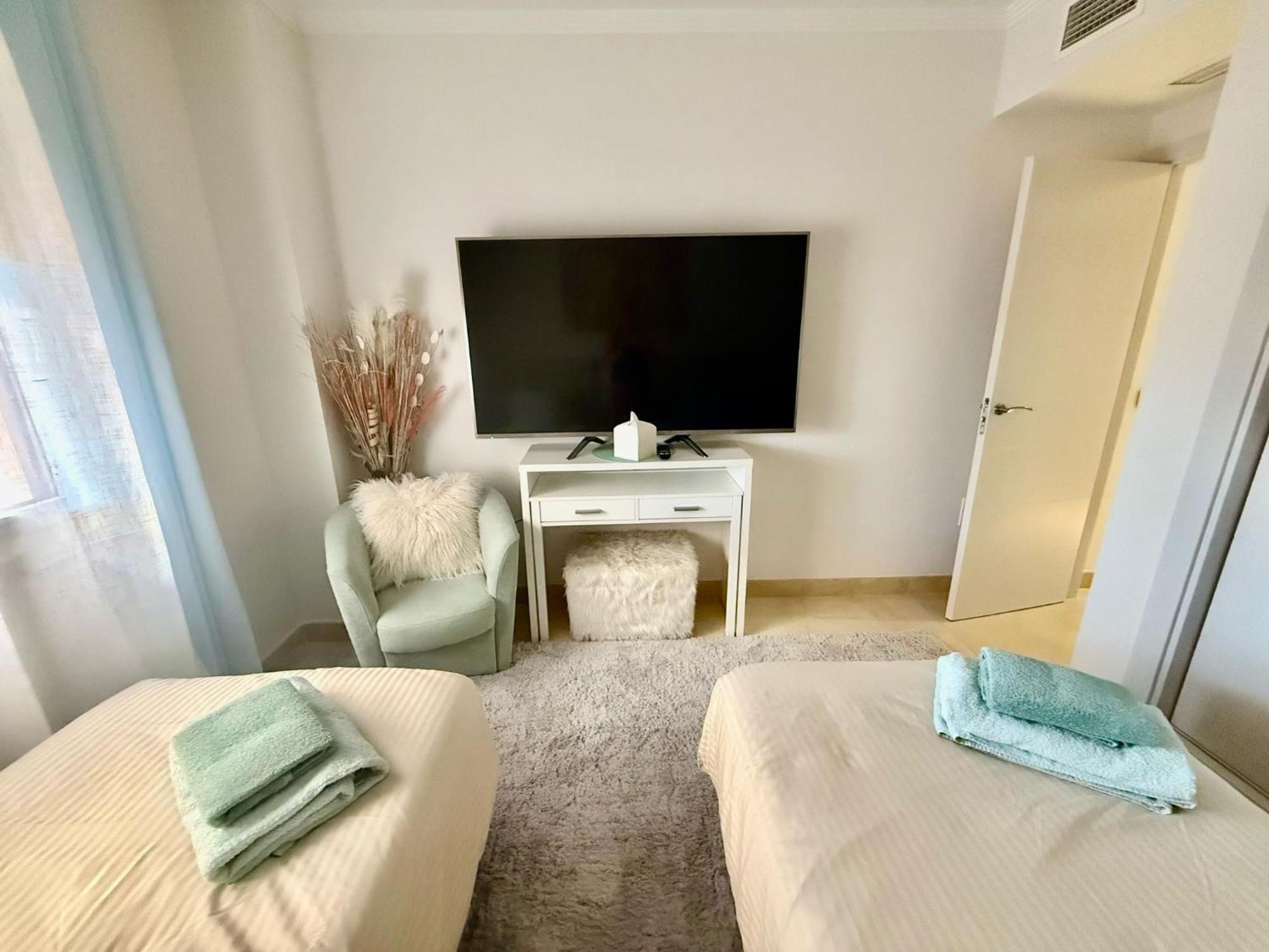 Casares Beach Golf Apartment With Private Garden Direct Pool Access Esterno foto